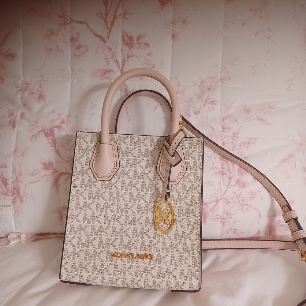Michael Kors Mini Bag in Pink and Cream. Used Twice, New Condition.